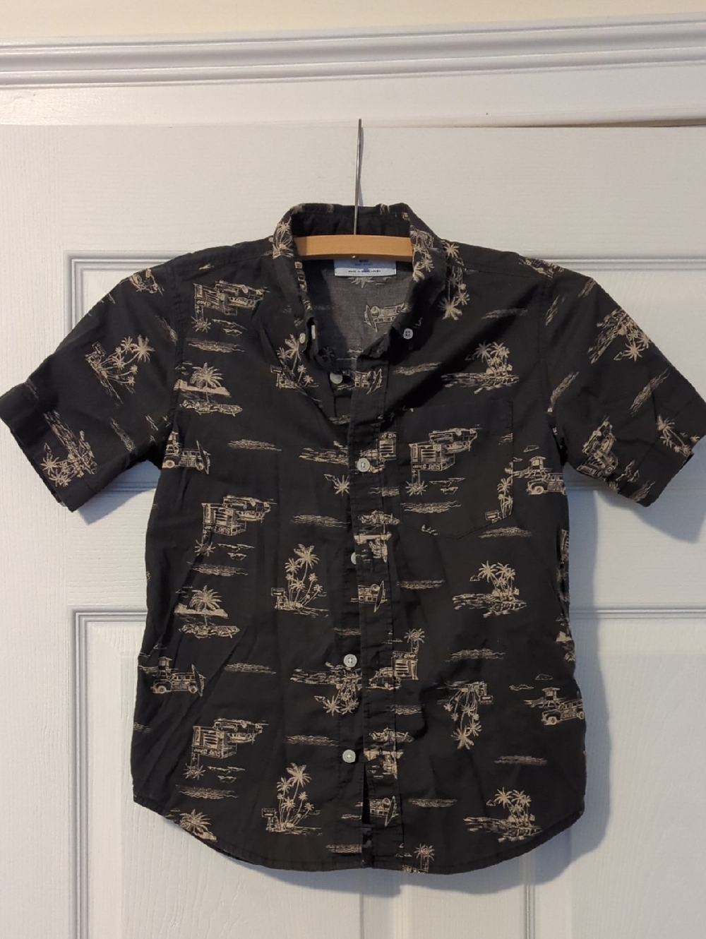 Old Navy Black Short-Sleeve Tropical Surfer Beach Button-Down Shirt Boys 8